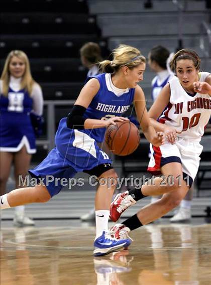Thumbnail 3 in Highlands vs. St. Henry (KHSAA Ninth Region Quarterfinals) photogallery.