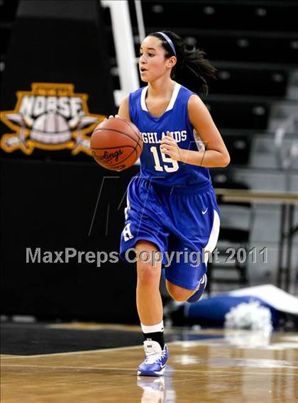 Thumbnail 3 in Highlands vs. St. Henry (KHSAA Ninth Region Quarterfinals) photogallery.