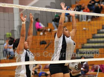 Thumbnail 1 in River Valley @ Natomas photogallery.