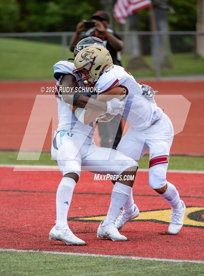 Thumbnail 1 in Oaks Christian vs. Valor Christian (Honor Bowl) photogallery.