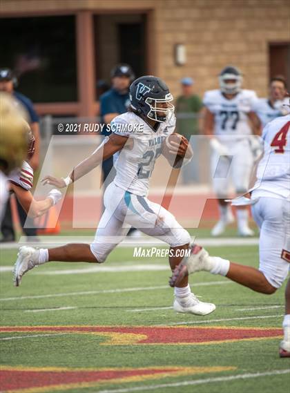 Thumbnail 3 in Oaks Christian vs. Valor Christian (Honor Bowl) photogallery.