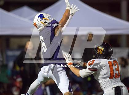 Thumbnail 2 in Monroe @ Sumner (WIAA 4A 1st Round) photogallery.