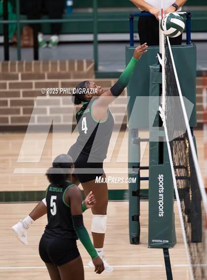 Thumbnail 3 in Brenham @ Rudder photogallery.