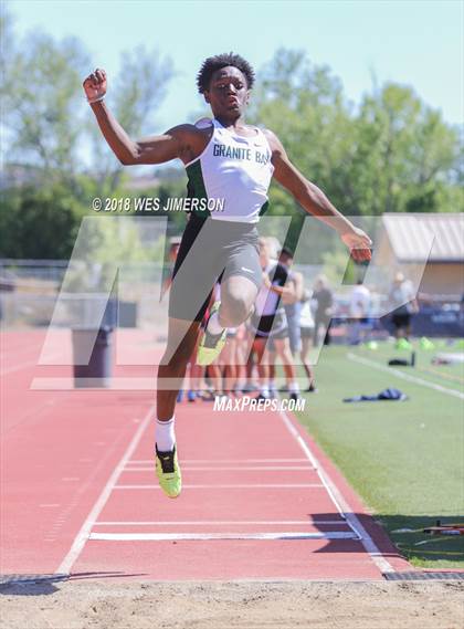 Thumbnail 3 in Sierra Foothill League Tri Meet photogallery.