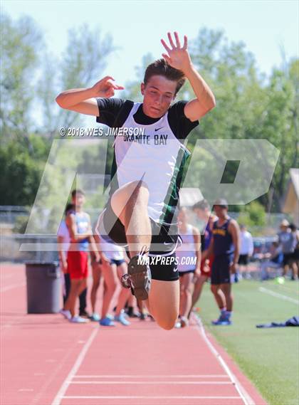 Thumbnail 2 in Sierra Foothill League Tri Meet photogallery.