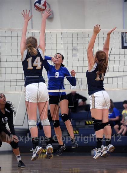 Thumbnail 2 in Calvary Chapel Christian vs Lake Mead Academy (LMCA Fall Classic) photogallery.