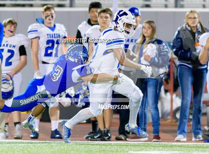 Thumbnail 1 in Yoakum vs. George West (UIL 3A Area Playoffs) photogallery.