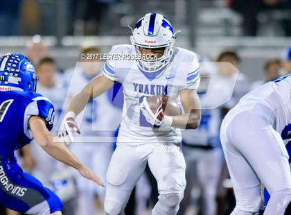 Thumbnail 2 in Yoakum vs. George West (UIL 3A Area Playoffs) photogallery.