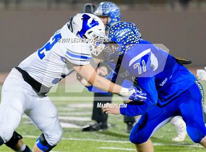 Thumbnail 1 in Yoakum vs. George West (UIL 3A Area Playoffs) photogallery.