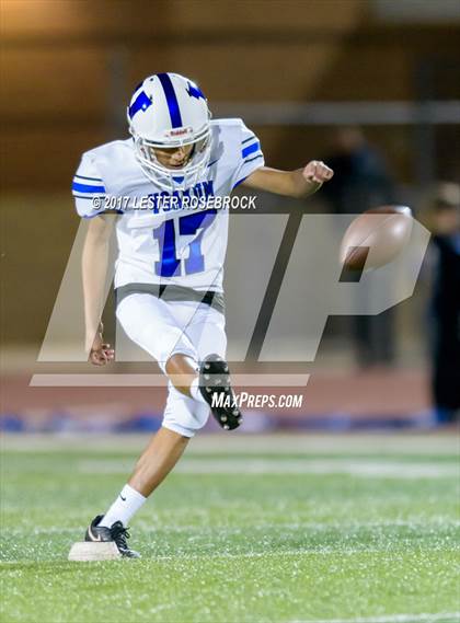 Thumbnail 1 in Yoakum vs. George West (UIL 3A Area Playoffs) photogallery.