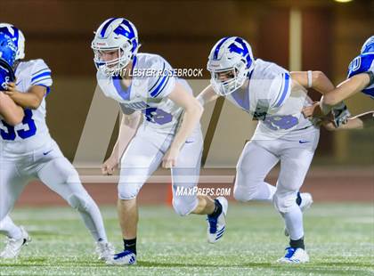Thumbnail 3 in Yoakum vs. George West (UIL 3A Area Playoffs) photogallery.