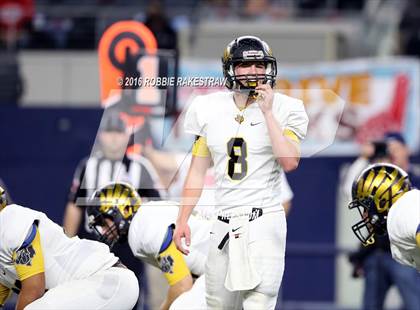Thumbnail 3 in Jonesboro vs. Borden County (UIL 1A Division 1 Final) photogallery.