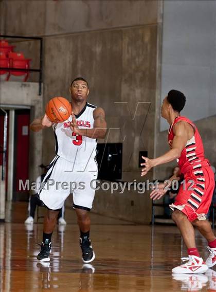 Thumbnail 1 in Marcus vs. South Grand Prairie (5A Region 1 Final) photogallery.
