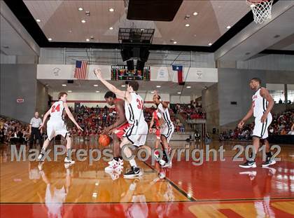 Thumbnail 3 in Marcus vs. South Grand Prairie (5A Region 1 Final) photogallery.