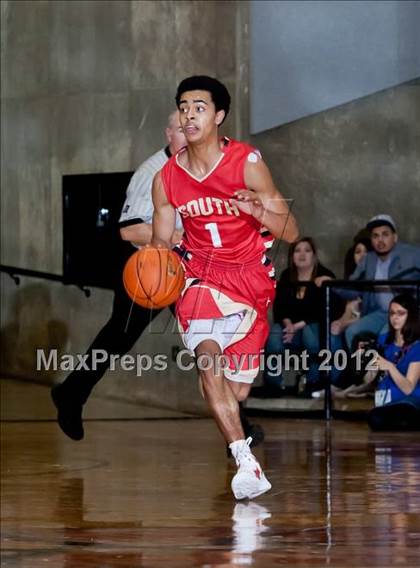 Thumbnail 1 in Marcus vs. South Grand Prairie (5A Region 1 Final) photogallery.