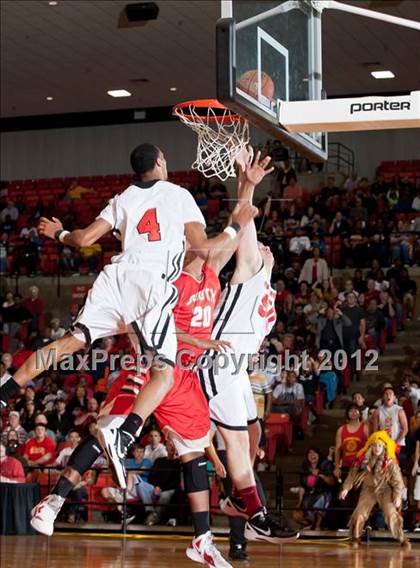 Thumbnail 3 in Marcus vs. South Grand Prairie (5A Region 1 Final) photogallery.