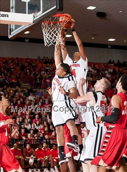 Thumbnail 2 in Marcus vs. South Grand Prairie (5A Region 1 Final) photogallery.