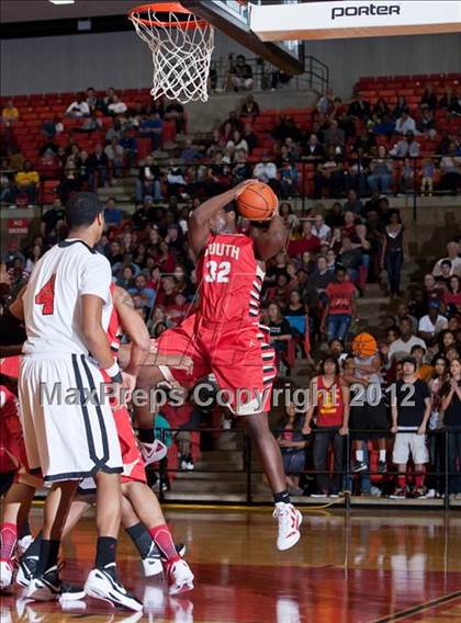 Thumbnail 3 in Marcus vs. South Grand Prairie (5A Region 1 Final) photogallery.