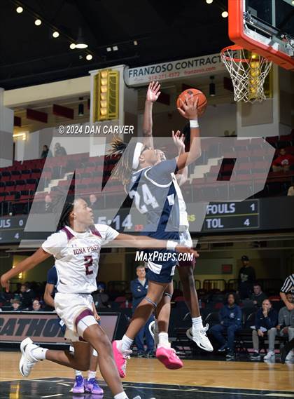 Thumbnail 2 in Bowne vs Iona Prep (Public vs Catholic Hoops Showdown) photogallery.