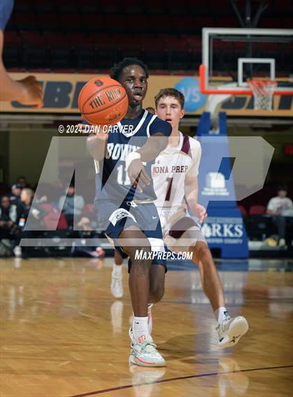 Thumbnail 2 in Bowne vs Iona Prep (Public vs Catholic Hoops Showdown) photogallery.