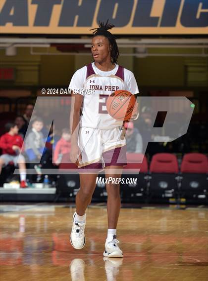 Thumbnail 2 in Bowne vs Iona Prep (Public vs Catholic Hoops Showdown) photogallery.