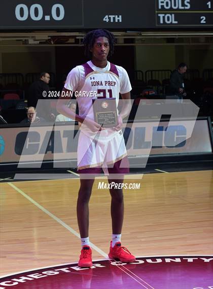 Thumbnail 3 in Bowne vs Iona Prep (Public vs Catholic Hoops Showdown) photogallery.