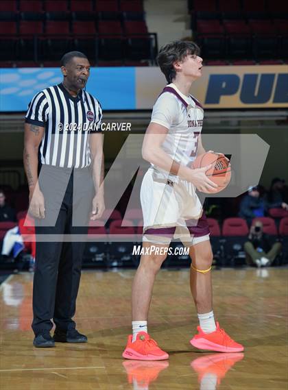 Thumbnail 3 in Bowne vs Iona Prep (Public vs Catholic Hoops Showdown) photogallery.