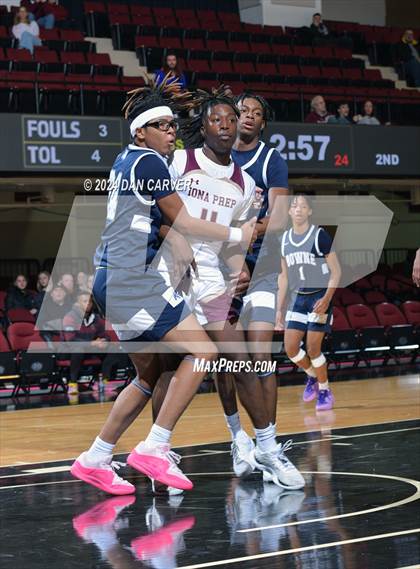 Thumbnail 2 in Bowne vs Iona Prep (Public vs Catholic Hoops Showdown) photogallery.