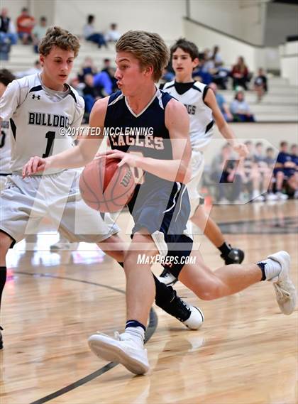 Thumbnail 2 in Quitman vs Conway Christian (AAA 2A West Conference Playoff ) photogallery.