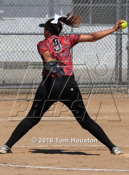 Thumbnail 3 in Duarte vs Pomona (Northview Tournament) photogallery.