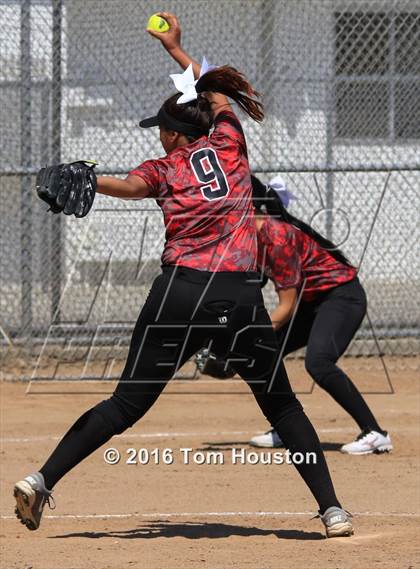 Thumbnail 3 in Duarte vs Pomona (Northview Tournament) photogallery.