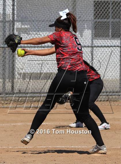 Thumbnail 2 in Duarte vs Pomona (Northview Tournament) photogallery.
