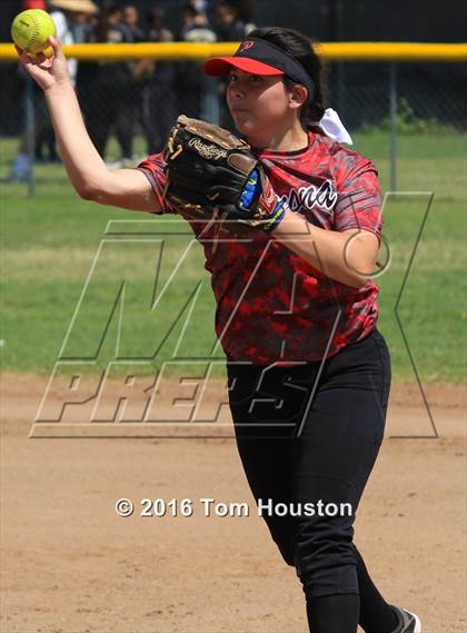 Thumbnail 3 in Duarte vs Pomona (Northview Tournament) photogallery.