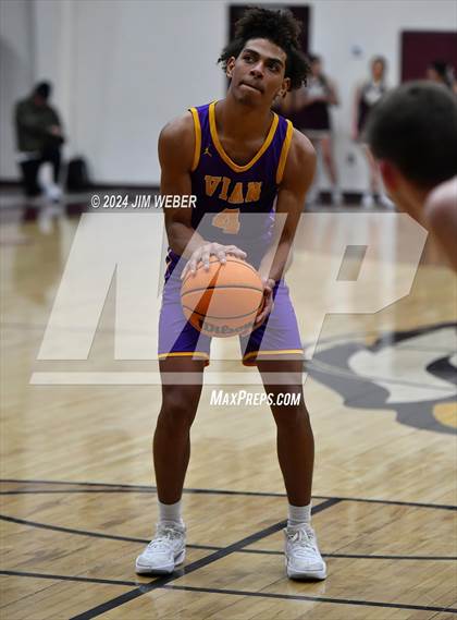 Thumbnail 3 in Vian vs Warner (Warner Eagle Classic) photogallery.