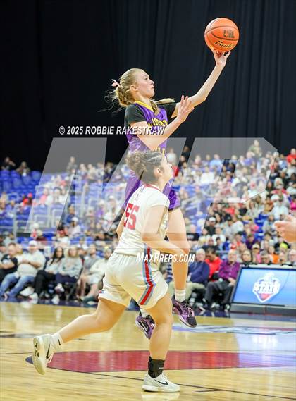 Thumbnail 2 in Liberty Hill vs. Monterey (UIL 5A Basketball Division II Final) photogallery.
