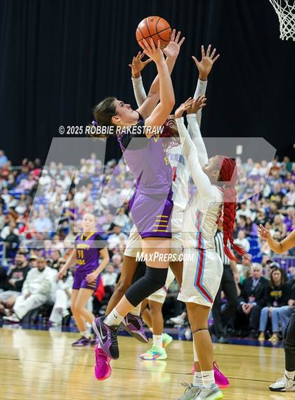 Thumbnail 2 in Liberty Hill vs. Monterey (UIL 5A Basketball Division II Final) photogallery.