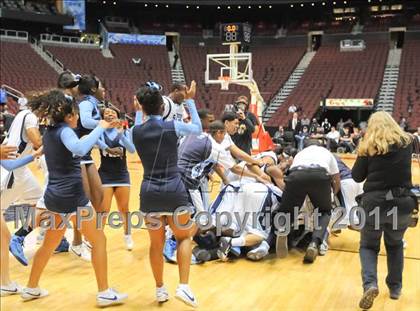 Thumbnail 2 in Chaparral vs. Fairfax (AIA State 5A-II Final) photogallery.