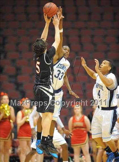 Thumbnail 2 in Chaparral vs. Fairfax (AIA State 5A-II Final) photogallery.
