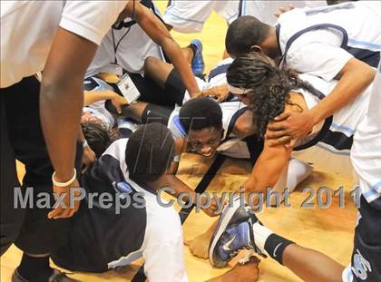 Thumbnail 1 in Chaparral vs. Fairfax (AIA State 5A-II Final) photogallery.