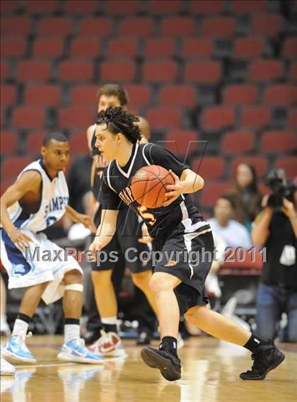 Thumbnail 3 in Chaparral vs. Fairfax (AIA State 5A-II Final) photogallery.