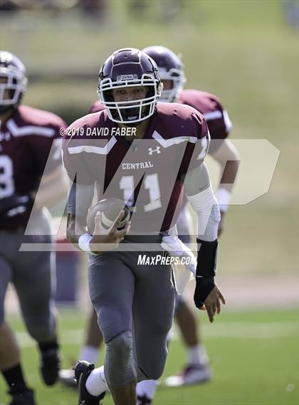 Thumbnail 3 in Wheeling Central Catholic vs. Western Reserve Academy photogallery.