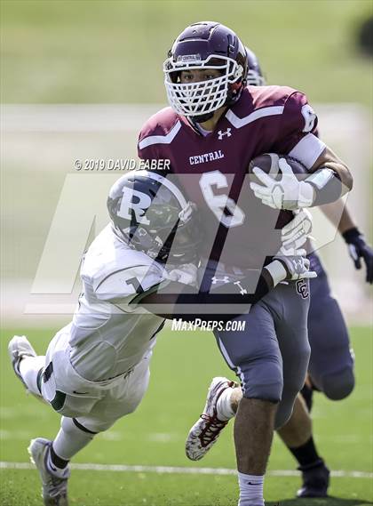 Thumbnail 2 in Wheeling Central Catholic vs. Western Reserve Academy photogallery.