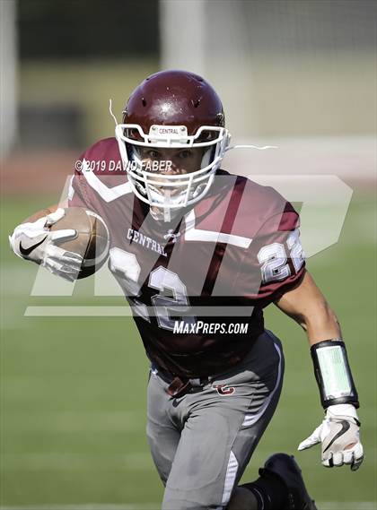 Thumbnail 3 in Wheeling Central Catholic vs. Western Reserve Academy photogallery.