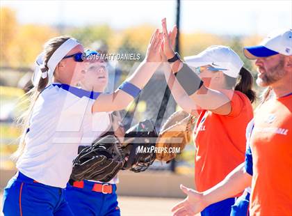 Thumbnail 3 in Legend vs. Smoky Hill (CHSAA 5A Region 6 Playoff) photogallery.