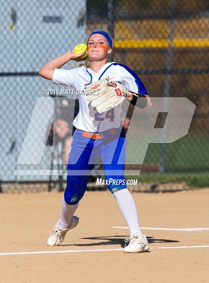 Thumbnail 2 in Legend vs. Smoky Hill (CHSAA 5A Region 6 Playoff) photogallery.