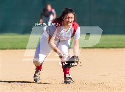 Thumbnail 3 in Legend vs. Smoky Hill (CHSAA 5A Region 6 Playoff) photogallery.