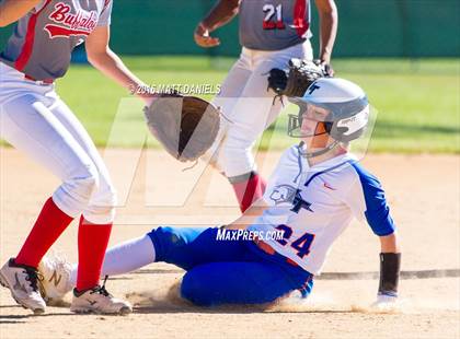 Thumbnail 2 in Legend vs. Smoky Hill (CHSAA 5A Region 6 Playoff) photogallery.