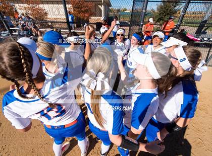 Thumbnail 3 in Legend vs. Smoky Hill (CHSAA 5A Region 6 Playoff) photogallery.