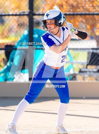 Thumbnail 2 in Legend vs. Smoky Hill (CHSAA 5A Region 6 Playoff) photogallery.