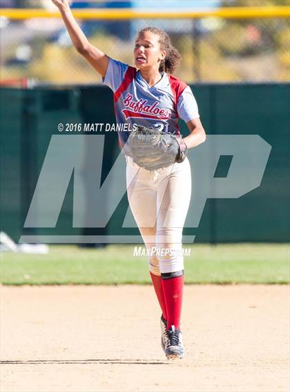 Thumbnail 3 in Legend vs. Smoky Hill (CHSAA 5A Region 6 Playoff) photogallery.